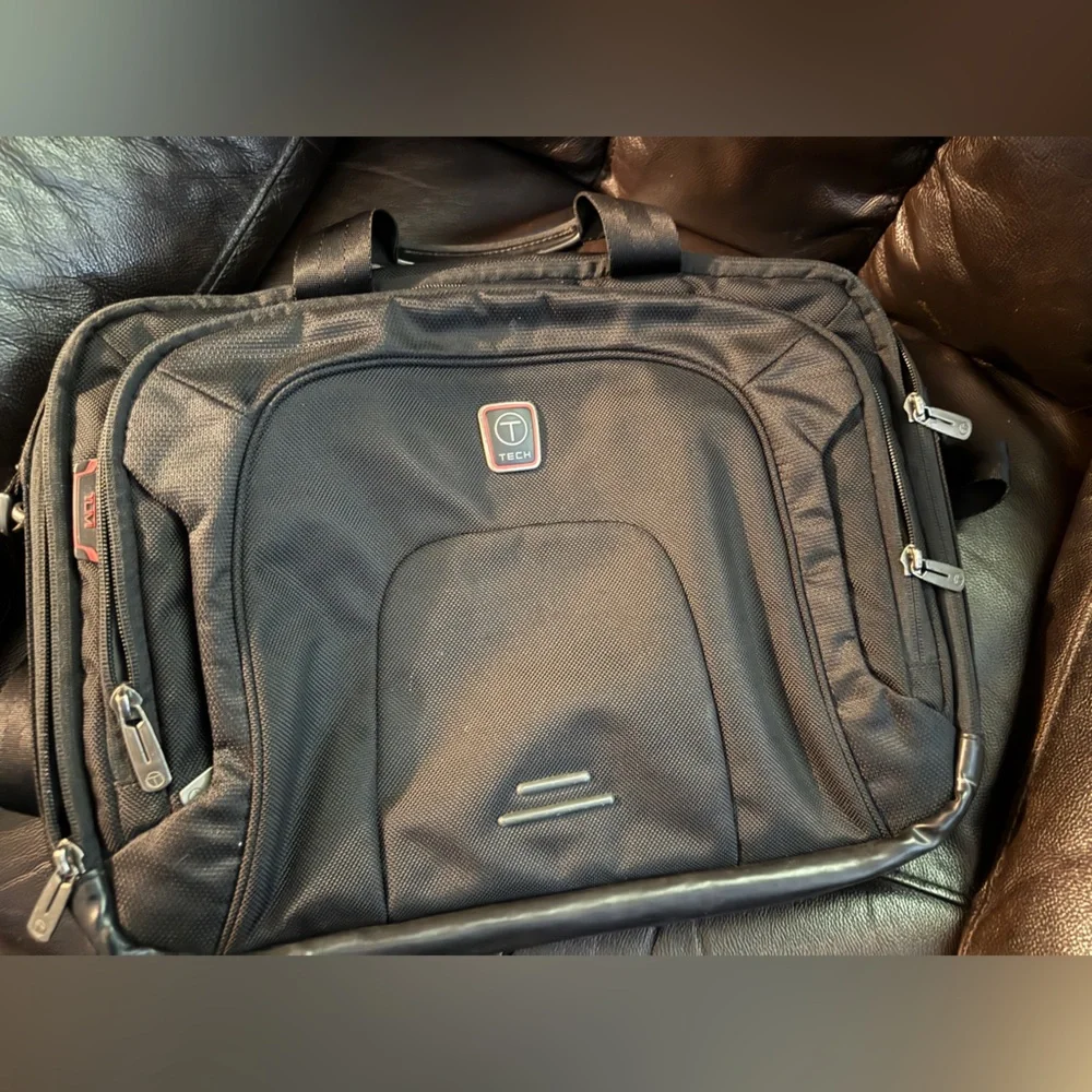 Tumi T-Tech laptop messenger bag or briefcase